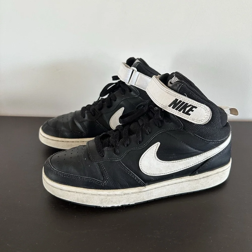 Nike Jordan‎ Youth Boys High Top Sneakers Black White Size 7Y Lace Up